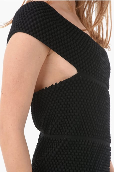 Minivestido de punto con burbujas y un solo hombro en negro - Image 3