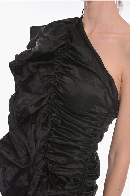 Vestido de satén con volantes y un solo hombro en negro - Image 3