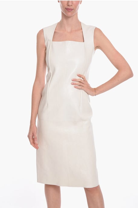 Vestido midi de cuero sin mangas con escote cuadrado en blanco - Image 4