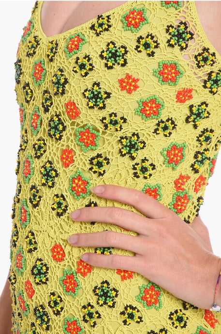 Vestido evasé de viscosa y crochet con motivo floral de cuentas en verde - Image 3