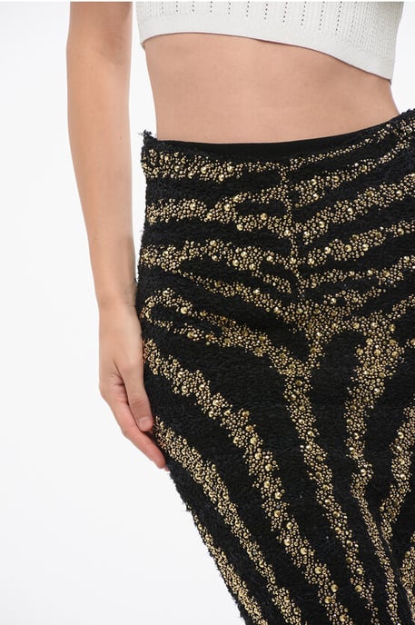Falda tubo de tweed adornada con tachuelas doradas en Nero, Oro - Image 3