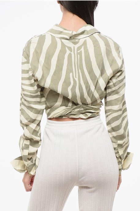Camisa corta con estampado animal y detalle de nudo en beige y verde - Image 2