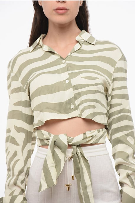 Camisa corta con estampado animal y detalle de nudo en beige y verde - Image 3