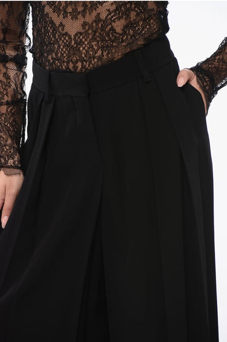Pantalones de crepé de viscosa con doble pliegue en color negro - Image 3