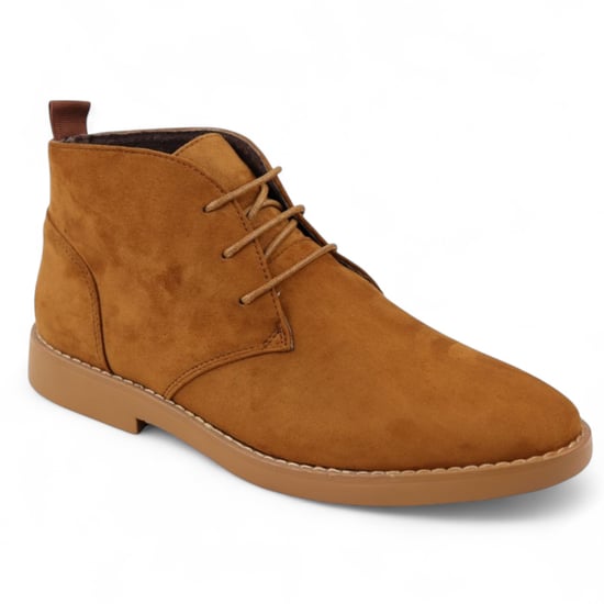 Botas chukka de ante premium estilo desierto color canela para hombre - Image 2