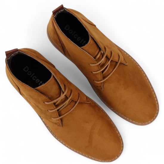 Botas chukka de ante premium estilo desierto color canela para hombre - Image 4