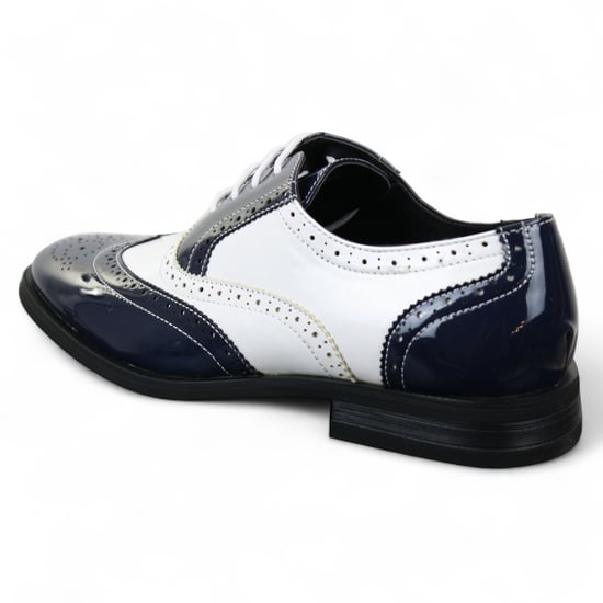 Zapatos de vestir elegantes tipo brogue azul marino con cordones y charol para hombre - Image 2