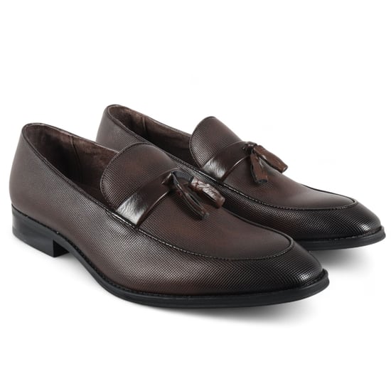 Mocasines formales clásicos marrones con borlas para hombre - Image 3