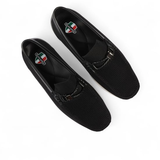 Mocasines negros ligeros de malla transpirables y sin cordones para hombre - Image 4
