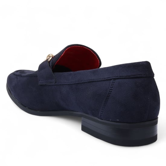 Mocasines de ante azul marino con hebilla dorada para hombre - Image 5