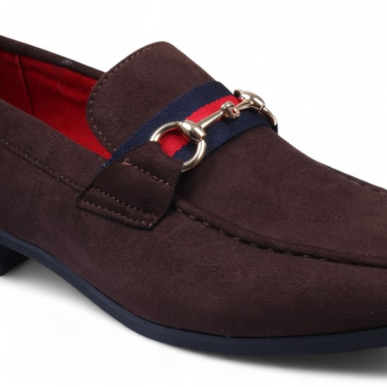 Mocasines de ante marrón para hombre con hebilla dorada, zapatos de vestir sin cordones - Image 3