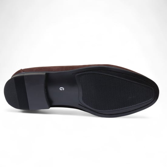 Mocasines de ante marrón para hombre con hebilla dorada, zapatos de vestir sin cordones - Image 5