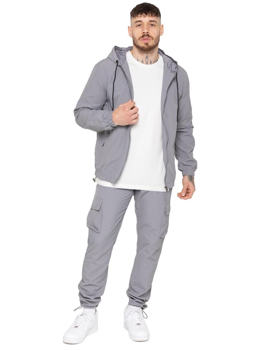 Enzo Milano | Conjunto de chaqueta cortavientos y pantalón cargo para hombre - Image 1