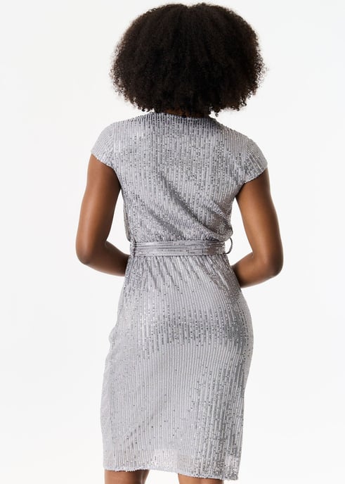 Vestido con cinturón y cintura elástica de lentejuelas metalizadas - Image 4