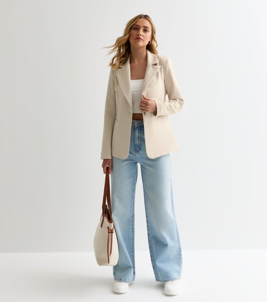 Blazer a medida beige con bolsillos - Image 3