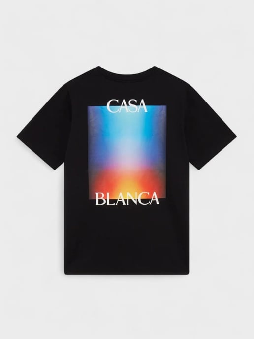Camiseta Negra Con Logotipo Apilado Y Degradado De Casablanca - Image 1