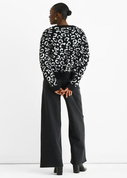 Jersey de punto holgado con estampado animal negro - Image 4