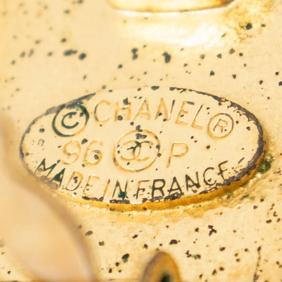 Chanel CC Round Clip On Earrings en Oro Acero inoxidable sin níquel - Image 3