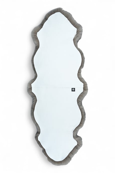 Alfombra de lana auténtica, suave, sedosa y con doble textura de piel de oveja y hongo. - Image 2