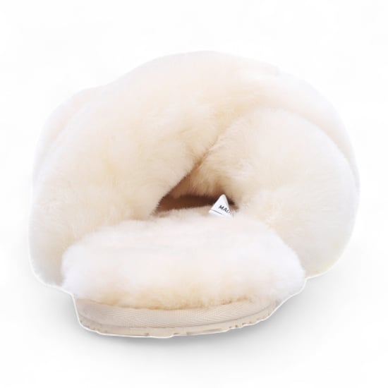 Pantuflas de piel de oveja para mujer, beige, cálidas, de invierno, cruzadas - Snowbelle - Image 5