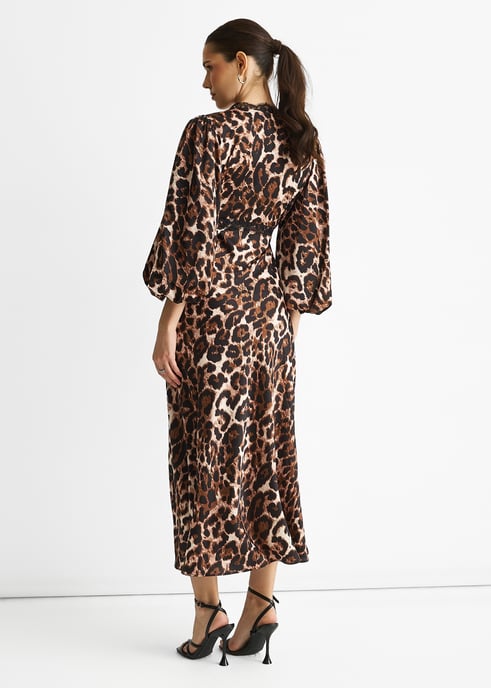 Vestido midi de satén con ribete de encaje marrón animal print - Image 4