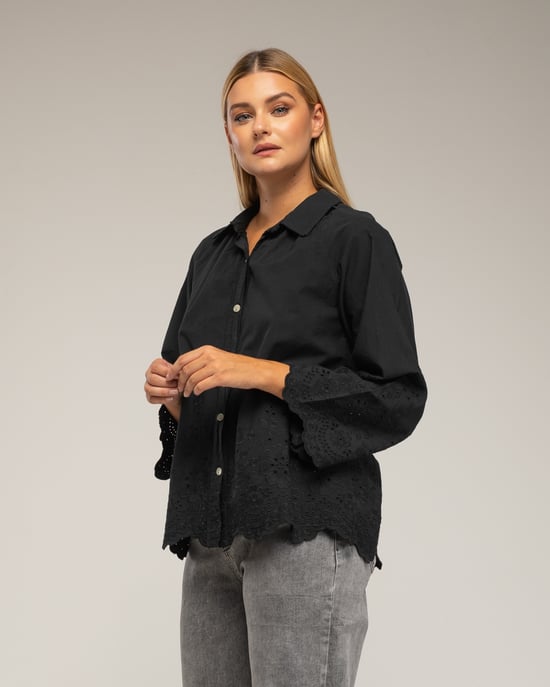 Blusa ovesize con bordados en las mangas - Image 1