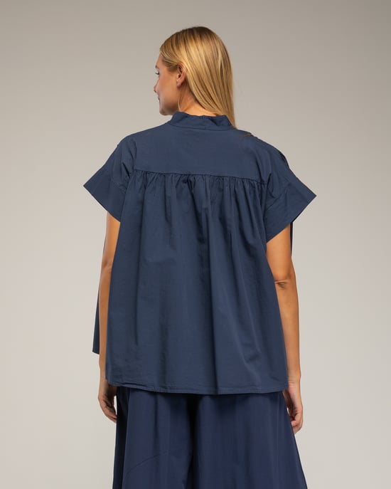 Top oversize de manga corta con pliegues - Image 2