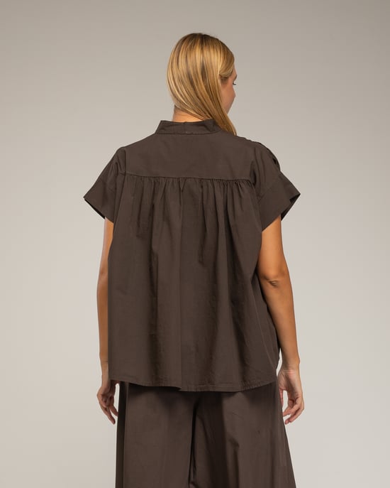 Top oversize de manga corta con pliegues - Image 2