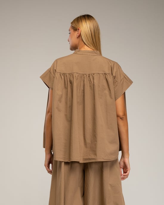 Top oversize de manga corta con pliegues - Image 2