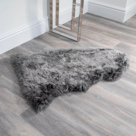Alfombra de lana auténtica, suave, sedosa y esponjosa, de piel de oveja color gris carbón. - Image 1