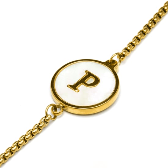 Pulsera Luxenter de madreperla blanca acabada en oro amarillo de 18K - Alfabeto - Image 4