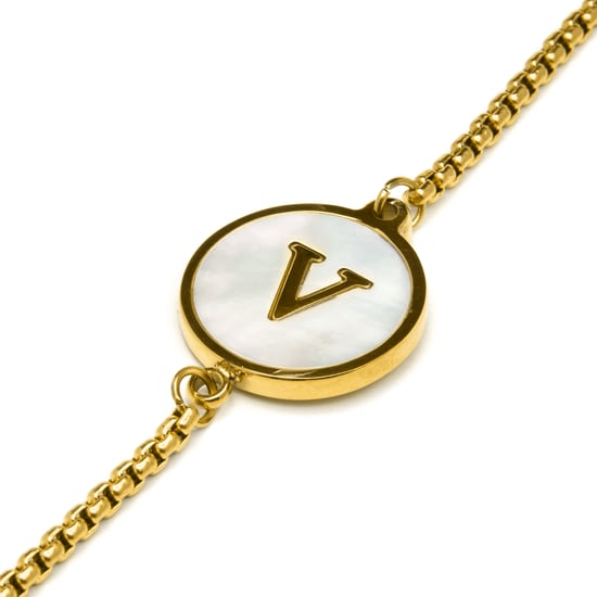 Pulsera Luxenter de madreperla blanca acabada en oro amarillo de 18 quilates - Alfabeto - Image 4