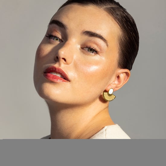 Pendientes Luxenter en madreperla blanca terminados en oro amarillo de 18 quilates - Phieo - Image 2