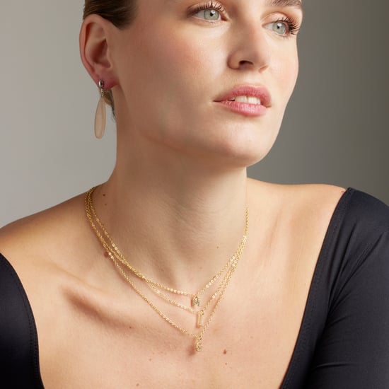 Collar Luxenter con Circonitas Brillantes y Acabado en Oro de 18k - Alfabeto - Image 2