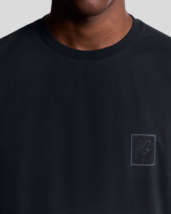 Camiseta Deportiva con Logo Tonal Lyle & Scott - Marino - Image 3