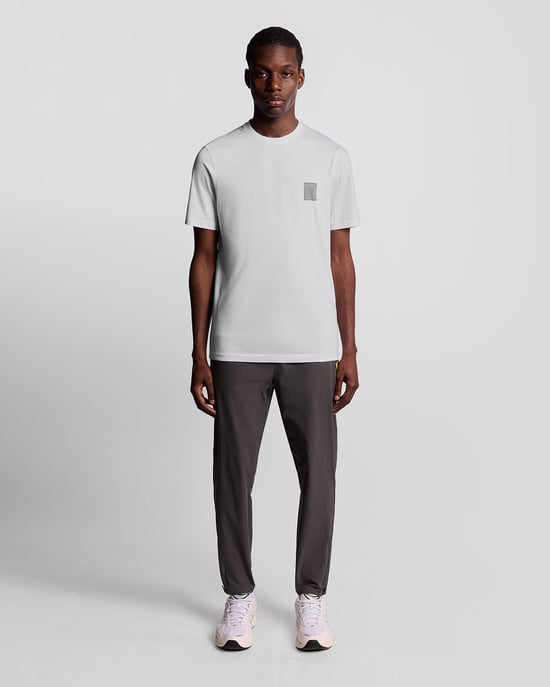 Camiseta Deportiva con Logo Tonal Lyle & Scott - Blanca - Image 2