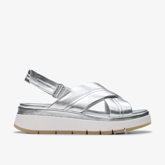 Sandalias de Cuero Plata Cruz Tuscanas - Image 1