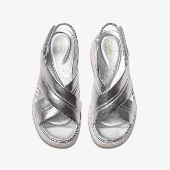 Sandalias de Cuero Plata Cruz Tuscanas - Image 6