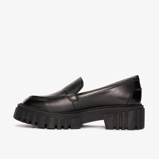 Zapatos Loafer de Páginas en Cuero Negro - Image 3