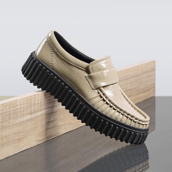 Zapatos Patentes Beige Torhill Mocc - Image 2