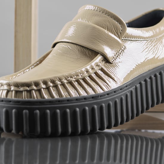 Zapatos Patentes Beige Torhill Mocc - Image 3