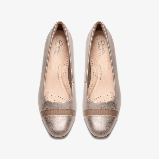 Zapatos Metálicos Taupe Monte Juliet - Image 6