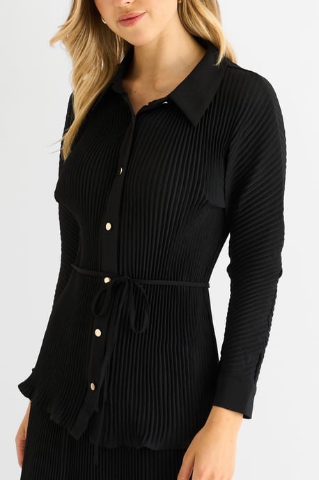 Camisa negra plisada con botones - Image 2