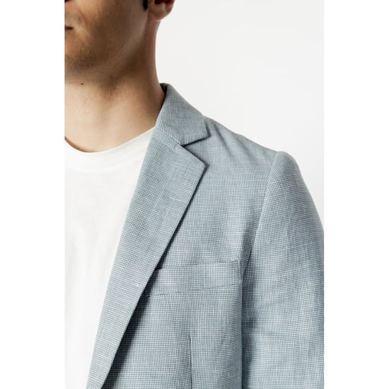 Blazer de Lino Ajustado Modelo - Image 4