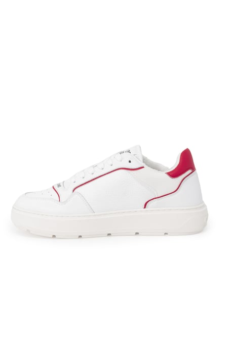 Zapatillas bajas con parche de corazón - Image 3