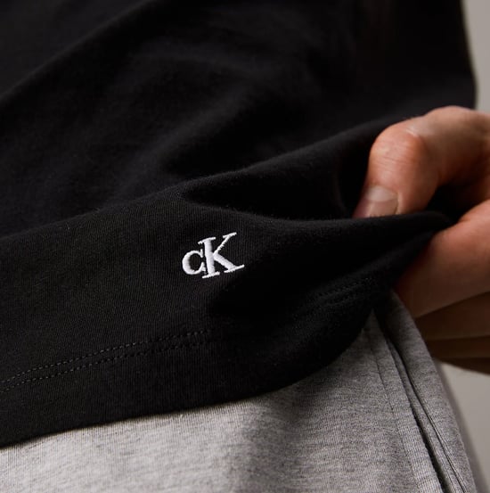 Calvin Klein Paquete de 3 Camisetas para Hombre 100% Algodón Negro/Gris Jaspeado/Blanco - Image 4