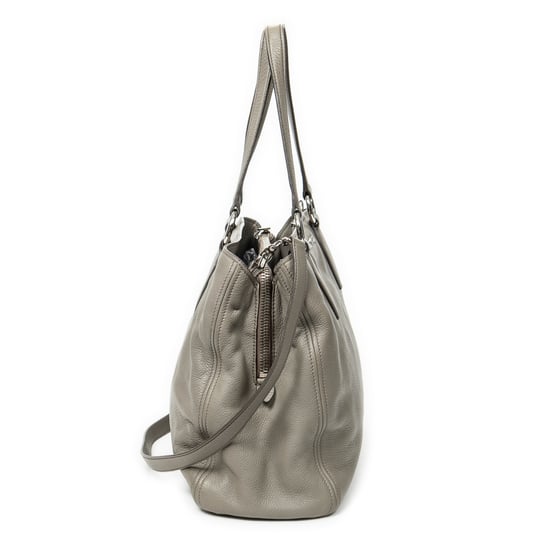 Miu Miu Middle Zip Tote en Gris Piel de becerro - Image 4