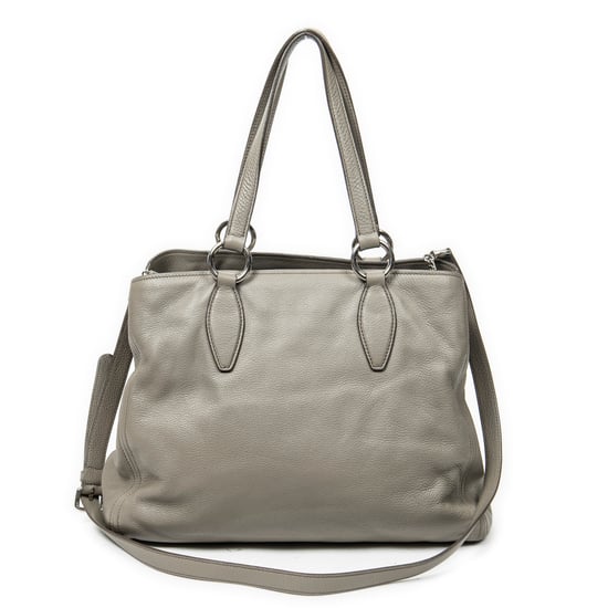 Miu Miu Middle Zip Tote en Gris Piel de becerro - Image 5