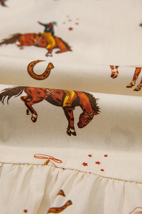 Blusa de V con Estampado de Vaquero y Corbata - Image 5