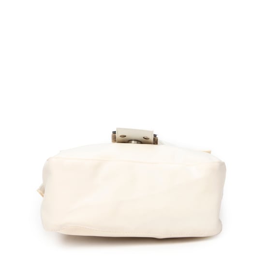 Fendi Flap Crossbody en Marfil/Blanco Lienzo - Image 6